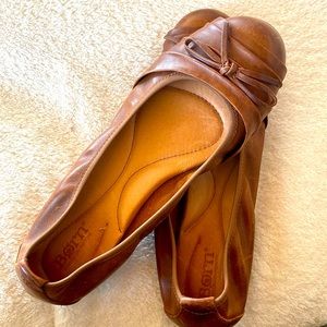 Born Women’s Chelan Tan Leather Ballet Flats Size 8.5